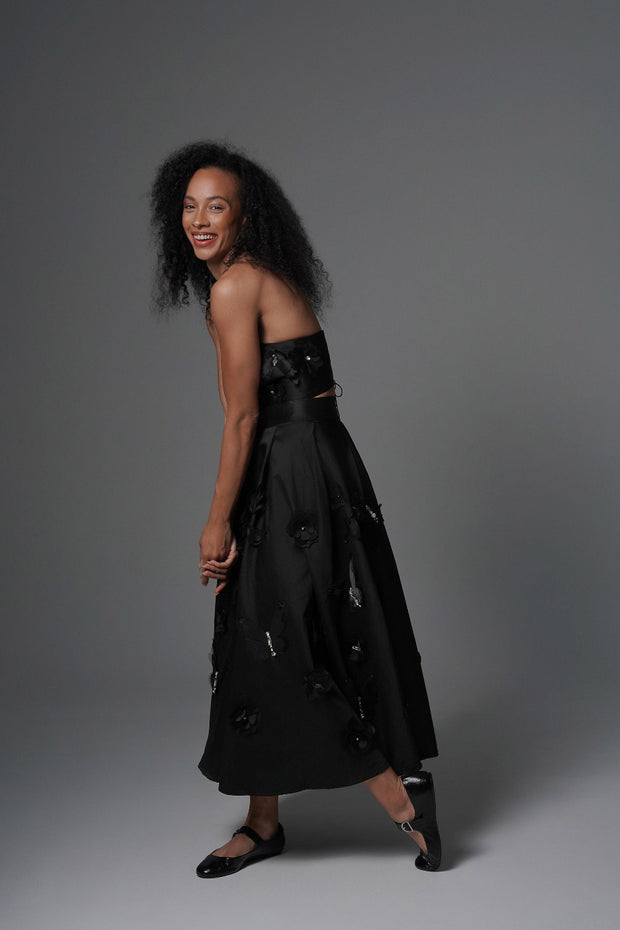 Women Wearing Black Nero Set